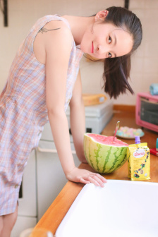 男生说要主动摸你的甜甜圈